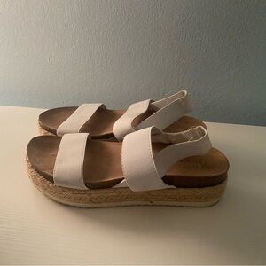 Steve Madden Platform tan and white dressy sandals